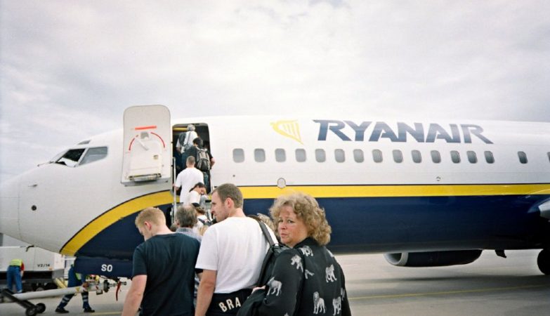Good and bad news from Ryanair: Hand Baggage 20% Larger, Fine If Violate “40 Minutes Rule”