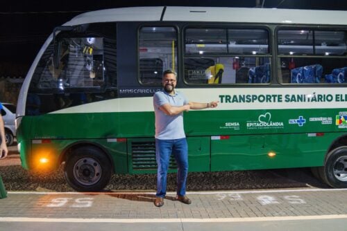 Epitaciolândia receives minibuses for the transport of patients and health teams with resources from Alan Rick