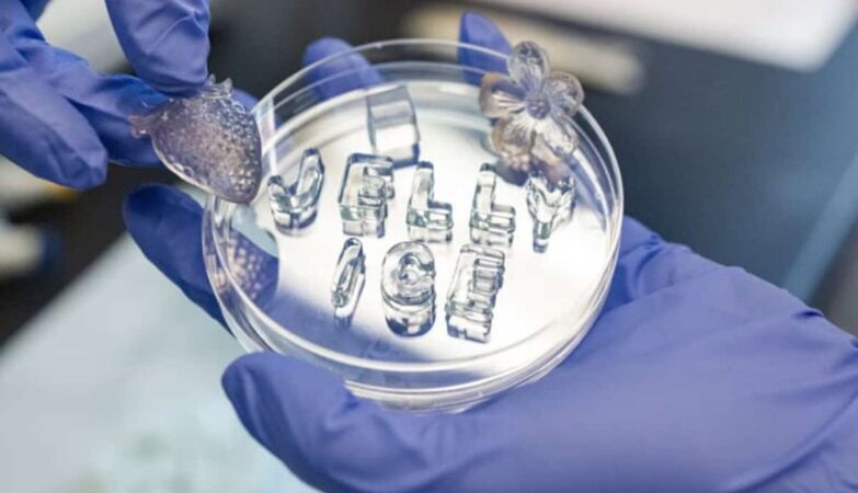 Scientists have created “gelatin ice” that never melts. It is edible and reusable