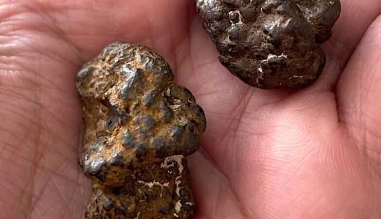 Bizarre bacteria breathe rocks (and help clean dead waters)