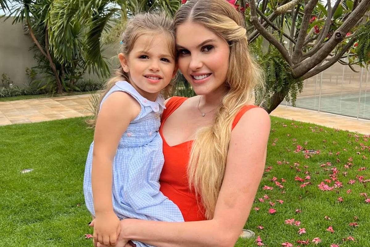 Barbara Evans exhibits her daughter's domestic accident and rebates criticism