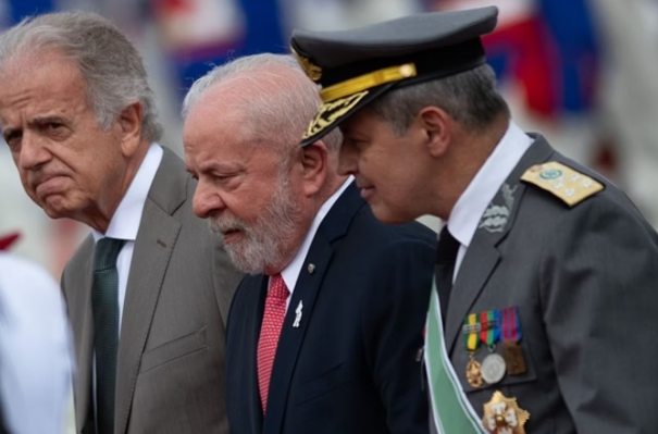 Lula's prolonged meeting with military raises questions behind the scenes