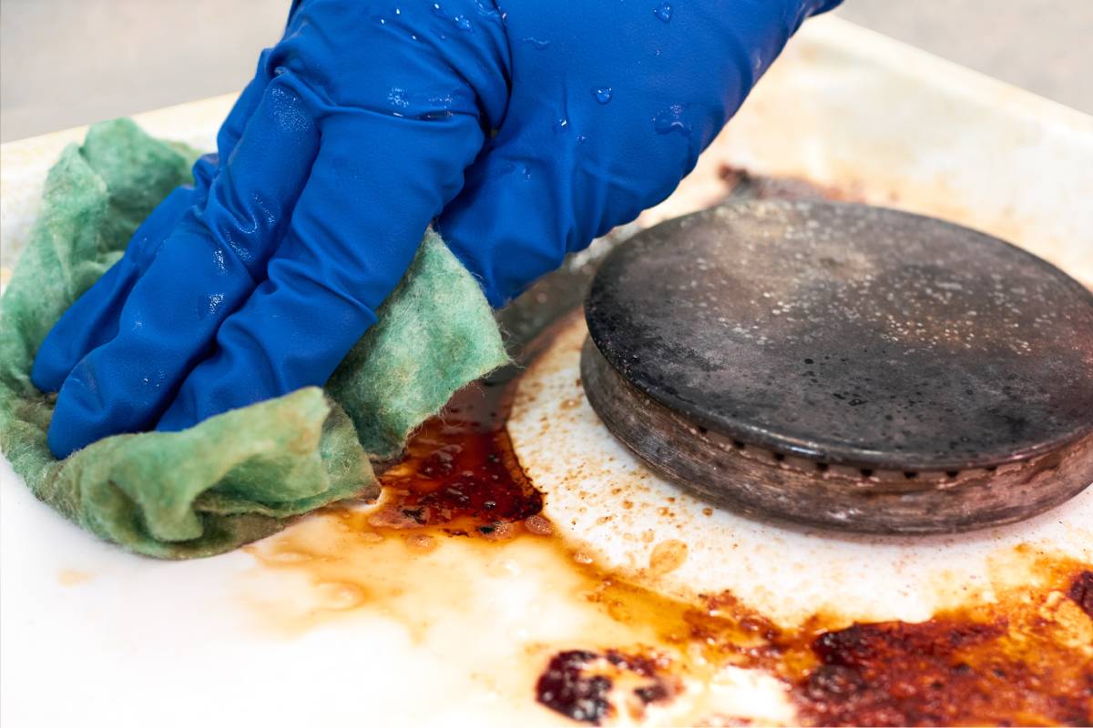 Remedies against stove's incrustations