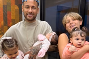 Neymar and the four children - David Lucca, Mavie, Helena and Mel