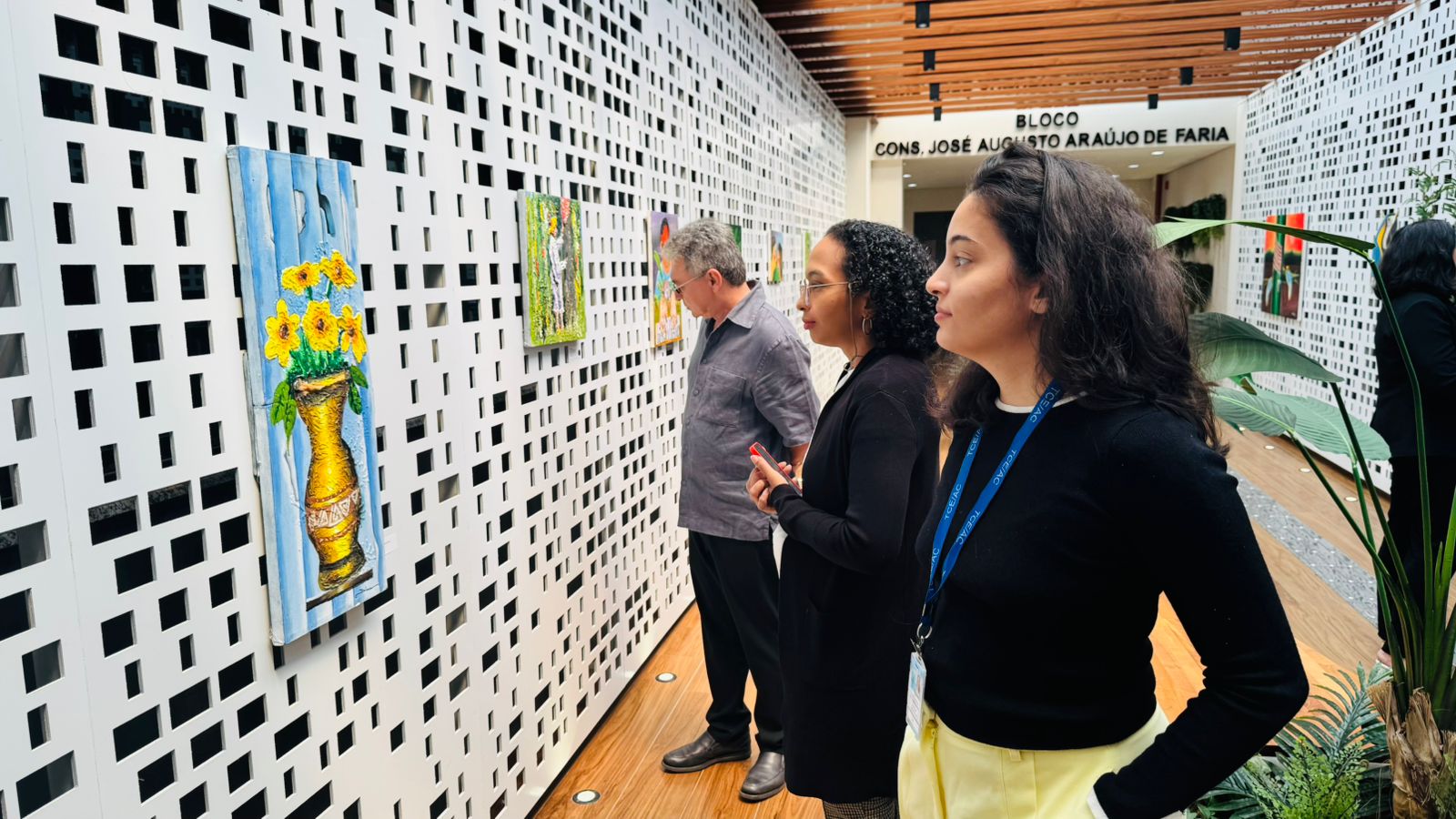 Amazonian colors and rereading of classics: TCE-AC exposes 21 works by acrean cartoonist Dim