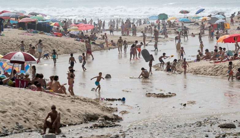 “There is a lot of things strange to pass” on Nazaré beach