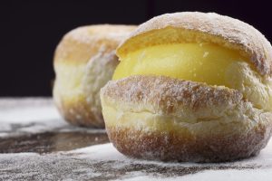 Professionals recommend: Learn what you should do right after eating a Berlin ball and is not sport