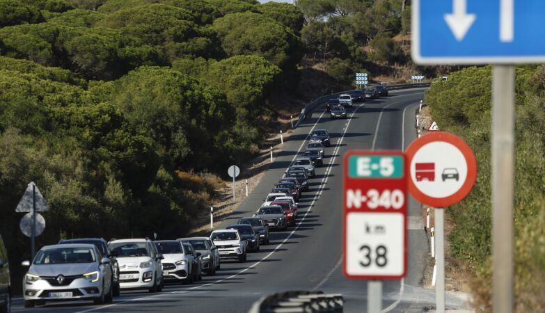Thousands flee from fires in Spain - which can't help Portugal