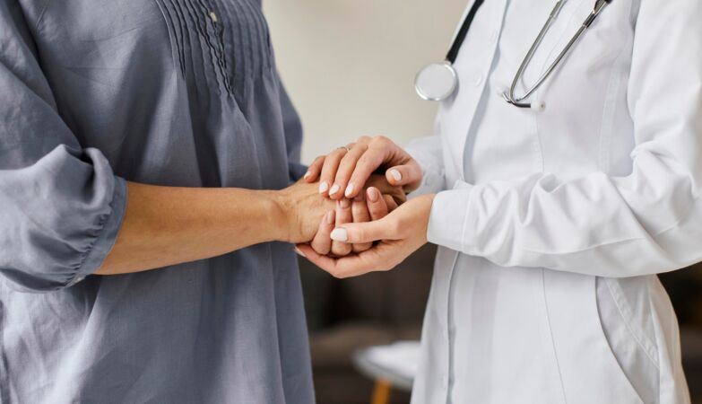 Doctor would be sick: he was fired, destroyed the house - but the diagnosis was wrong