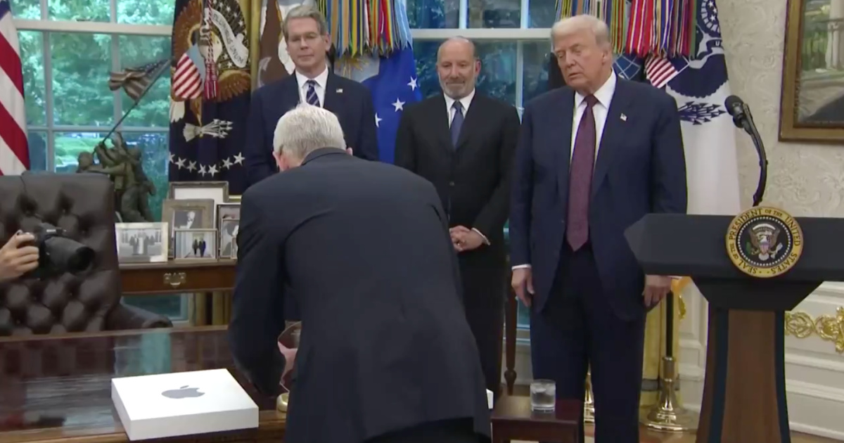 Apple CEO surprises Trump with luxurious gift after announcing millionaire investment