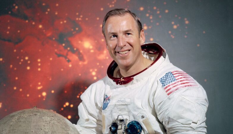 Houston, we have a problem: Astronaut Jim Lovell died