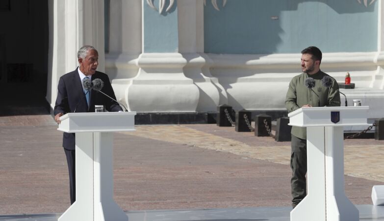 Two years ago Marcelo had entered a trench; This year was decorated by Zelenskyy