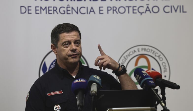 Fires: Portugal activates European Civil Protection Mechanism. Airplanes will take “some time”