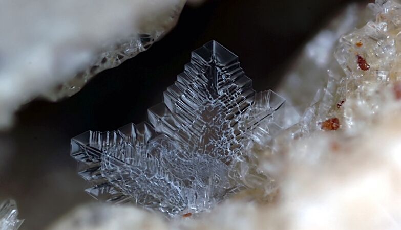 Mineral found in meteorite has unprecedented properties of heat conduction