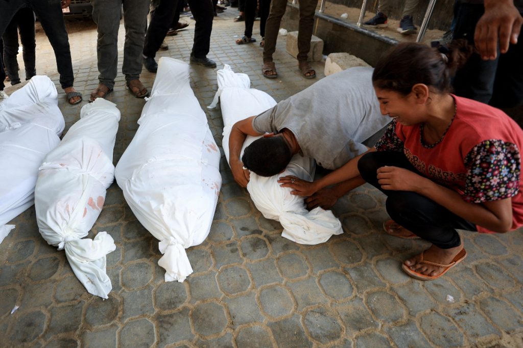 Gaza: The discharge announcements, the death of civilians and the negotiations
