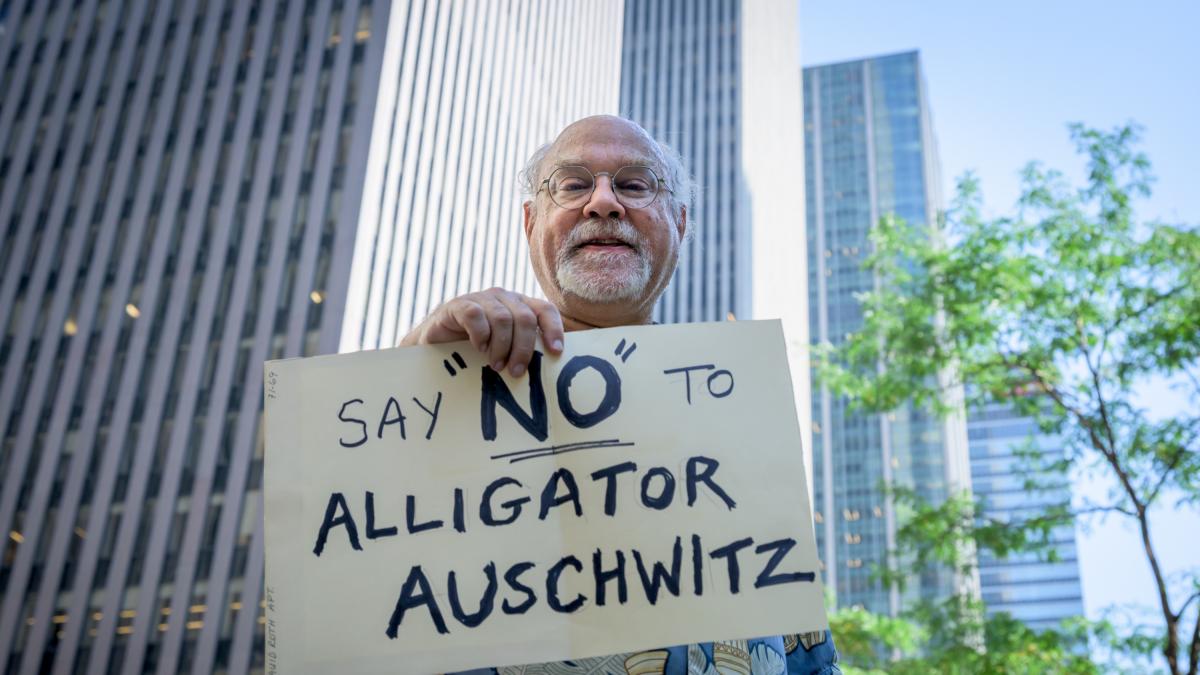The US justice slows the construction of the Trump Migratory Center 'Aligator Alcatraz' for an environmental demand