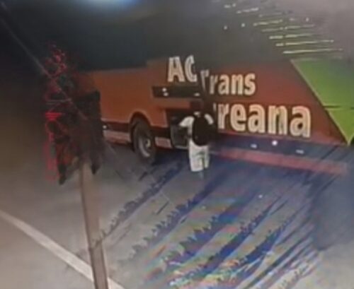 Passenger has stolen suitcase at the Southern Cruzeiro Bus Terminal during landing