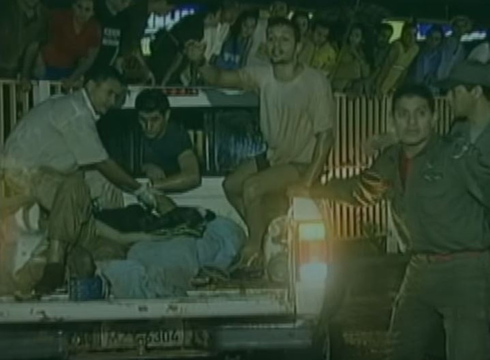 Victims were carried on traced pickup trucks, many people volunteered to help with rescue - Photo: Reproduction/Amazon Network Acre 