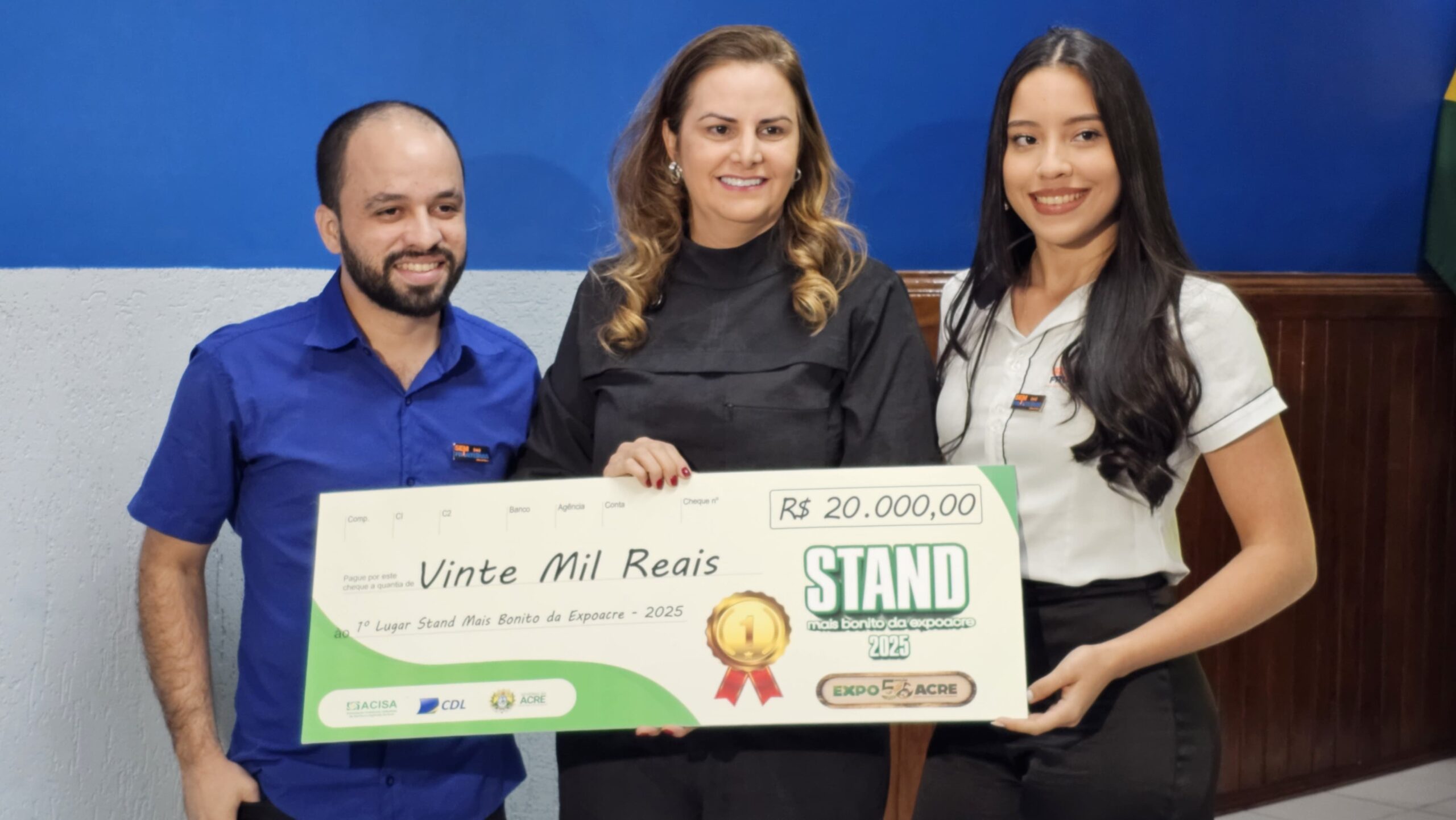 Without borders draw $ 20,000 prize to employees after winning as the most beautiful stand at Expoacre
