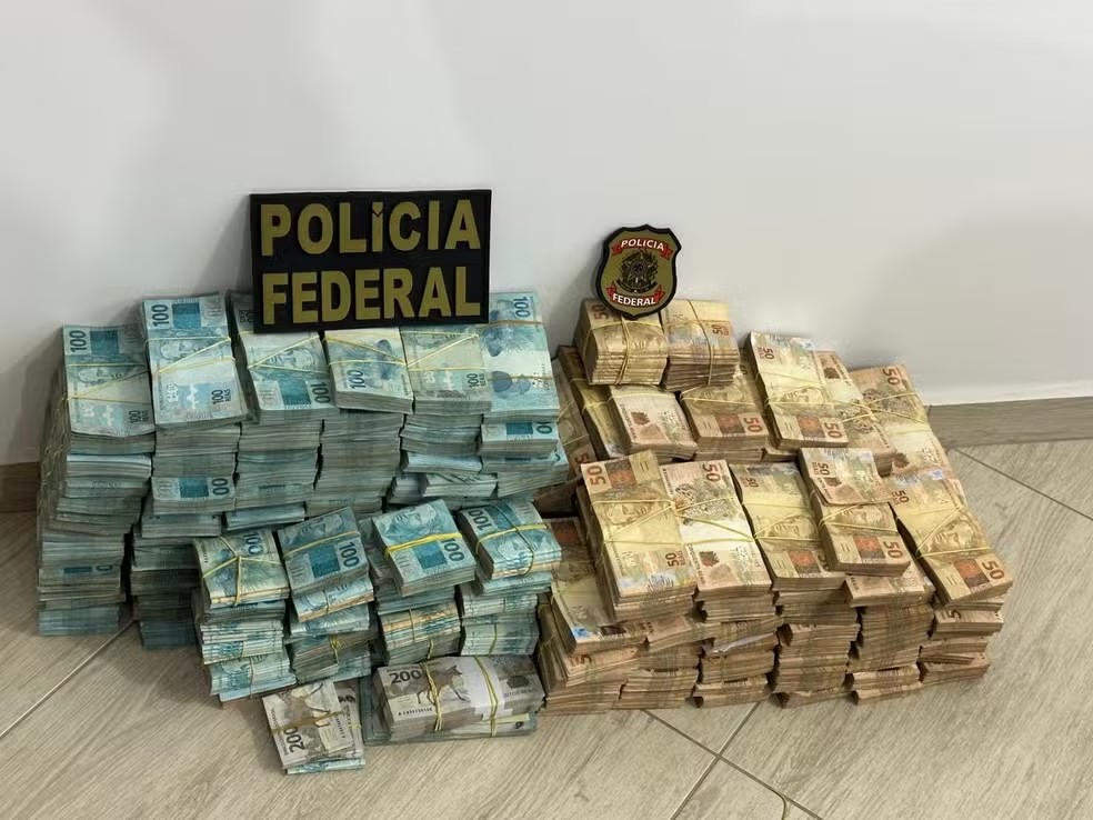 Money seized by the Federal Police with server of the City Hall of São Bernardo do Campo, in Greater SP. - Photo: Disclosure/PF
