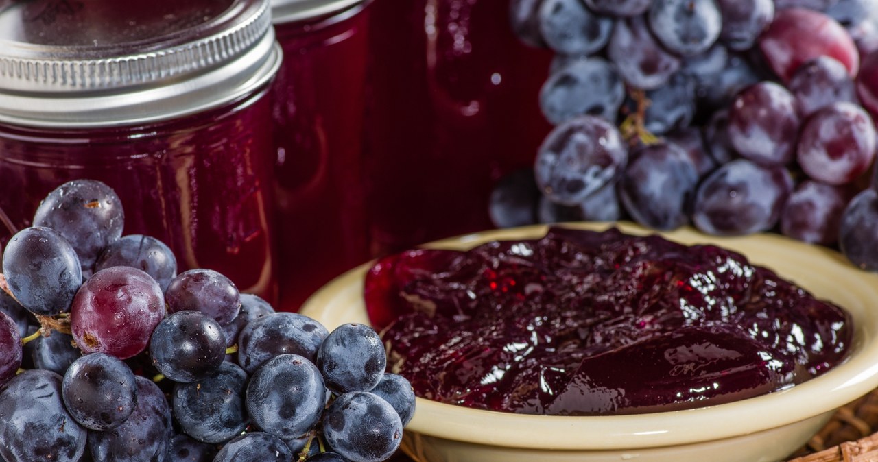 Garden grape with a black variety is perfect for preparing jam. /123RF/PICSEL/123RF/PICSEL