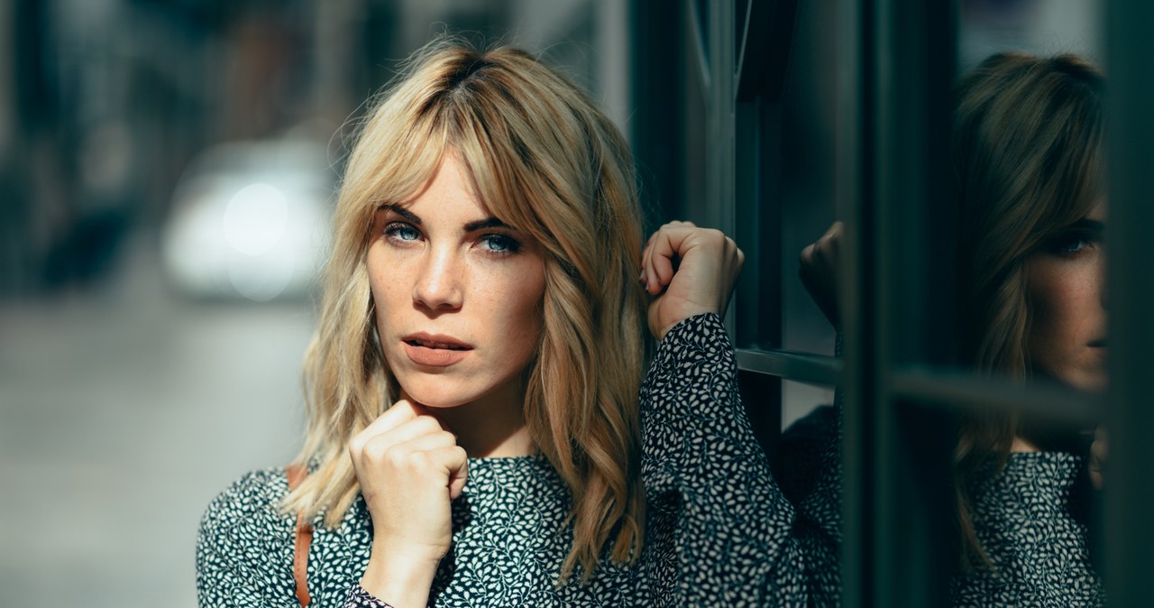 French Girl Bangs looks natural and it fits almost every hairstyle /pixel