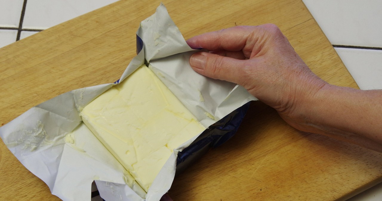 I have not stored butter in the fridge for a long time. It is fresh and soft for up to 2 weeks