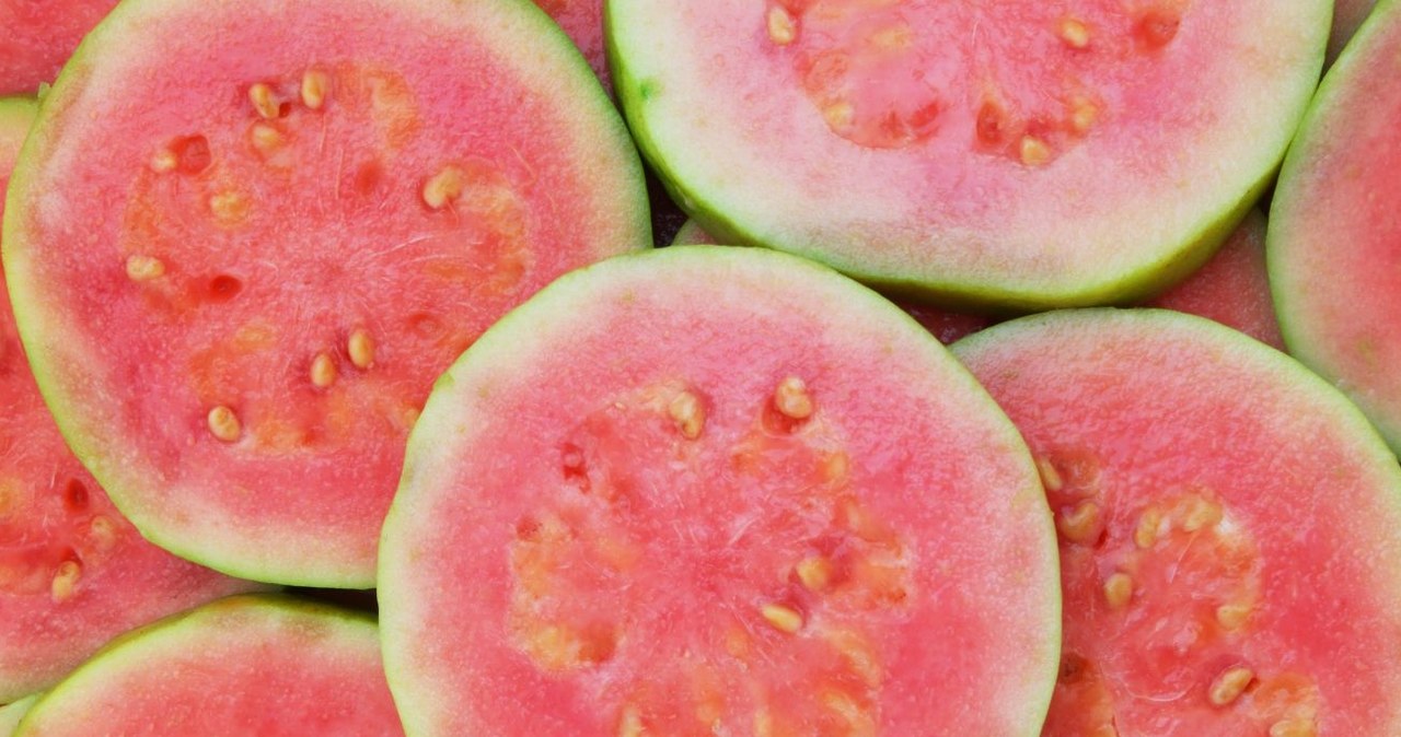 It tastes like a combination of strawberries and pineapple. Good fruit for heart, strong bones and falcon eyesight