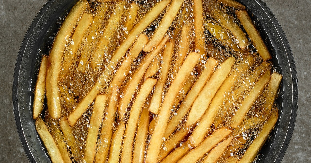 Pour a teaspoon on hot fat. French fries do not absorb fat, crunch until nice