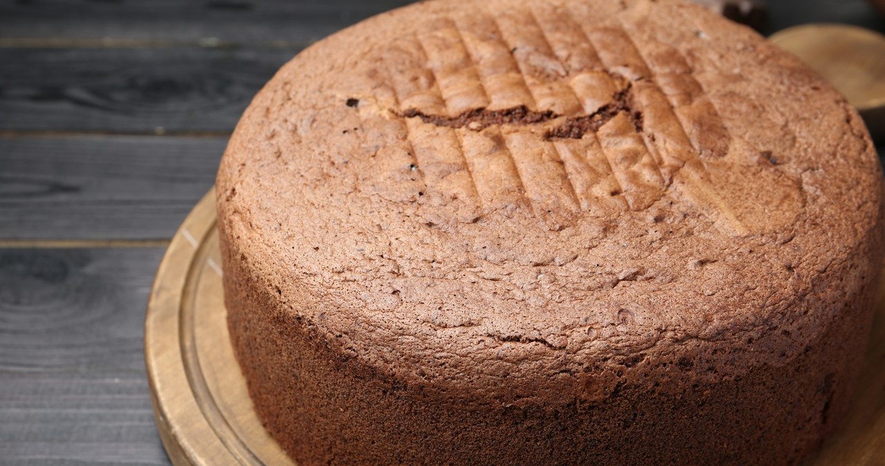 The nut sponge cake grows high and fluffy, never falls. I changed only one thing in preparation