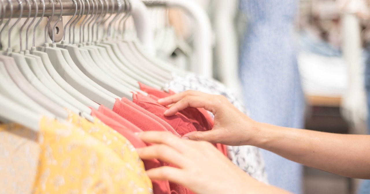 If you plan to buy 1 dress for autumn, let it be in this color