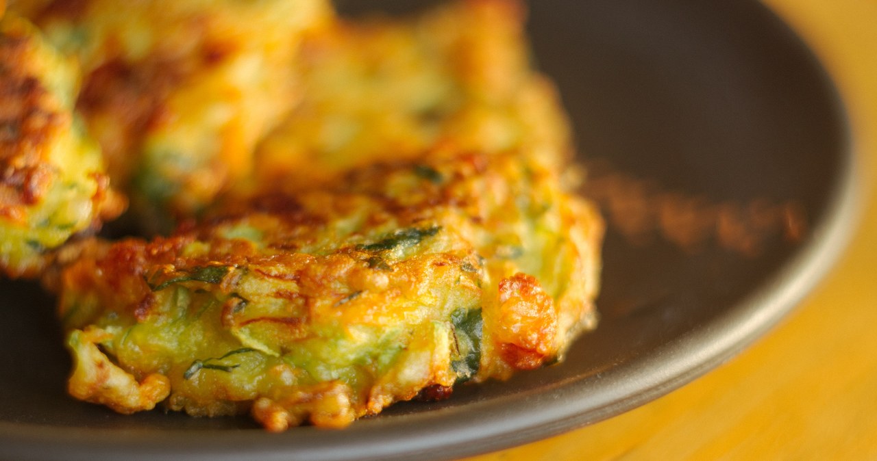 You don't know what to do with zucchini? Try the recipe for fluffy zucchini pancakes
