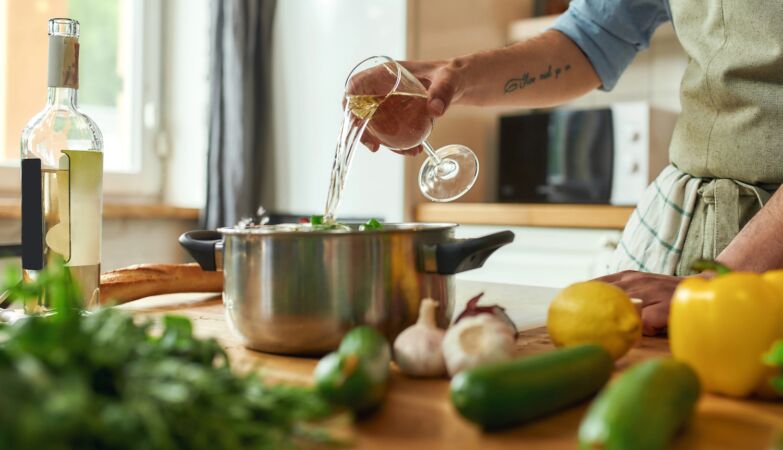Does alcohol evaporate when we cook? Not quite