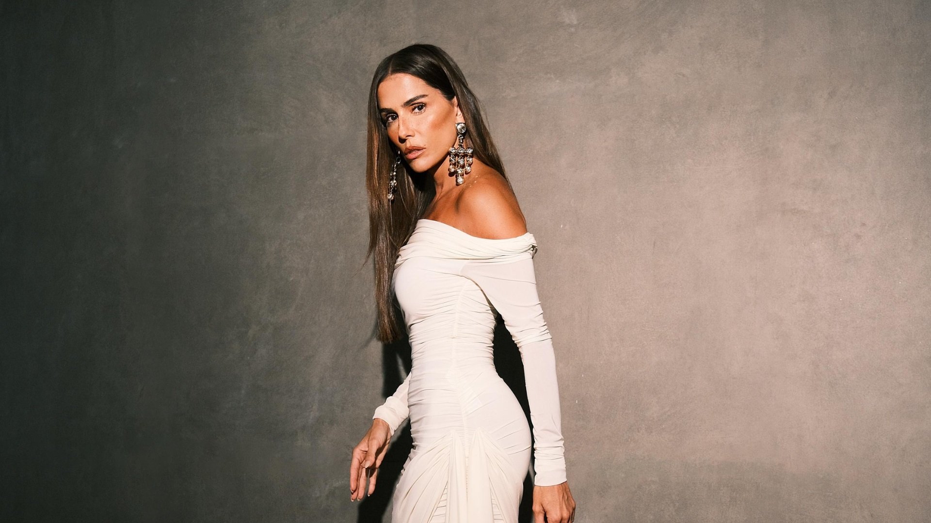 aos-45-anos,-deborah-secco-celebra-maturidade-em-trajetoria-ousada