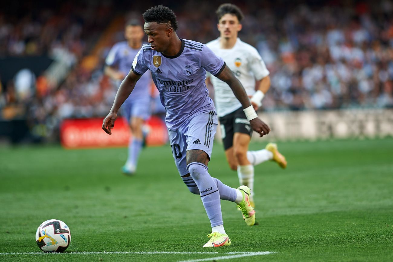 valencia-alega-dano-a-sua-imagem-e-processa-netflix-por-“baila,-vini”