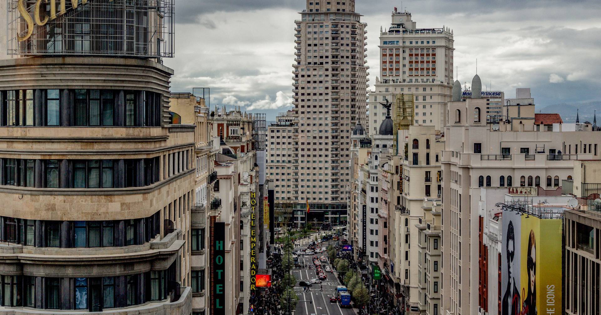 Detained man who threatened to explode building in Madrid
