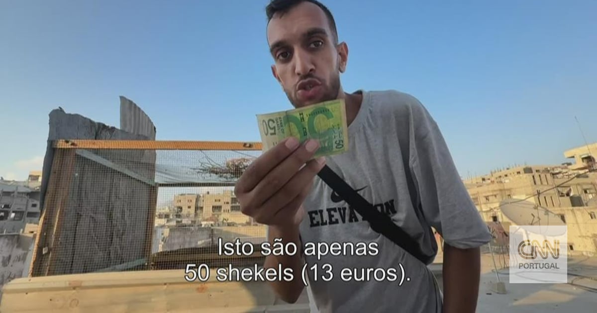 Without ATM machines, in Gaza you need to pay a high commission to be able to buy money