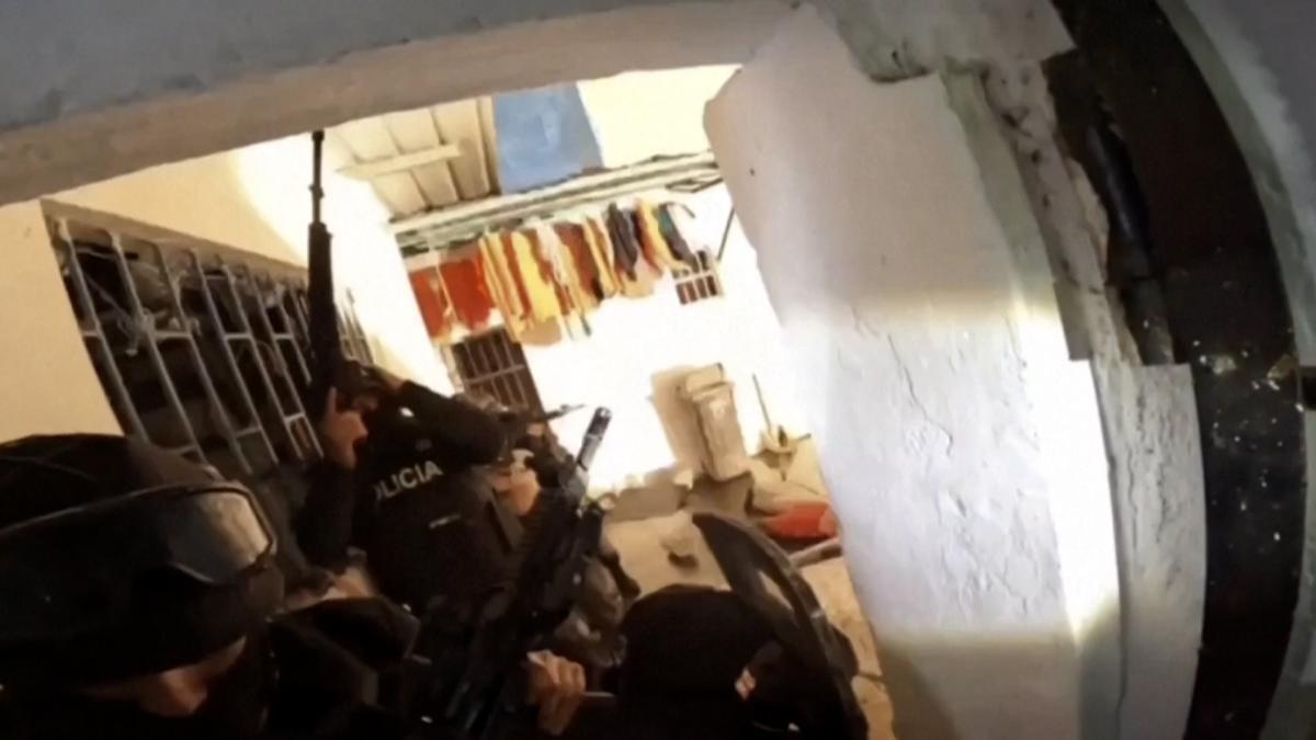 "They threw bombs, grenades ...": the shocking video of the riot in a prison in Ecuador comes to light