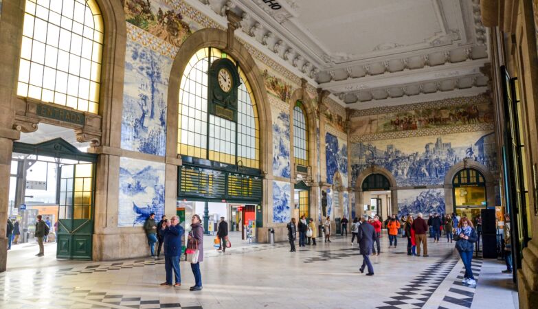 Picking public transport is not boring in the most amazing stations in the world (and one is Portuguese)