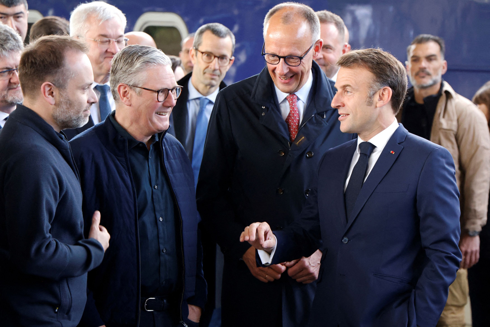 Καλά στο εξωτερικό, άσχημα στο εσωτερικό