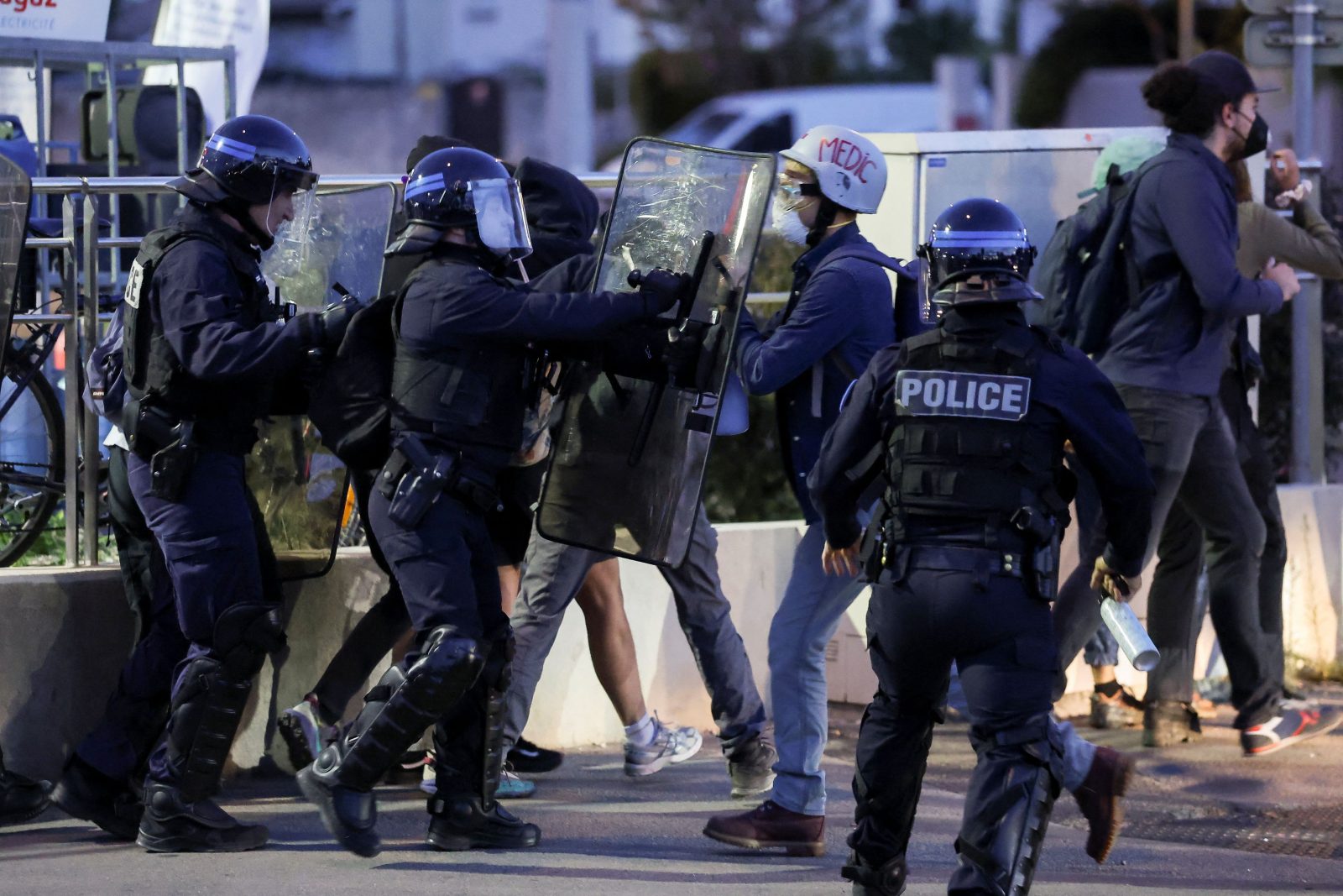 Demonstrations in France: "Bloc to All" - "Baptism of Fire" for Lekorni