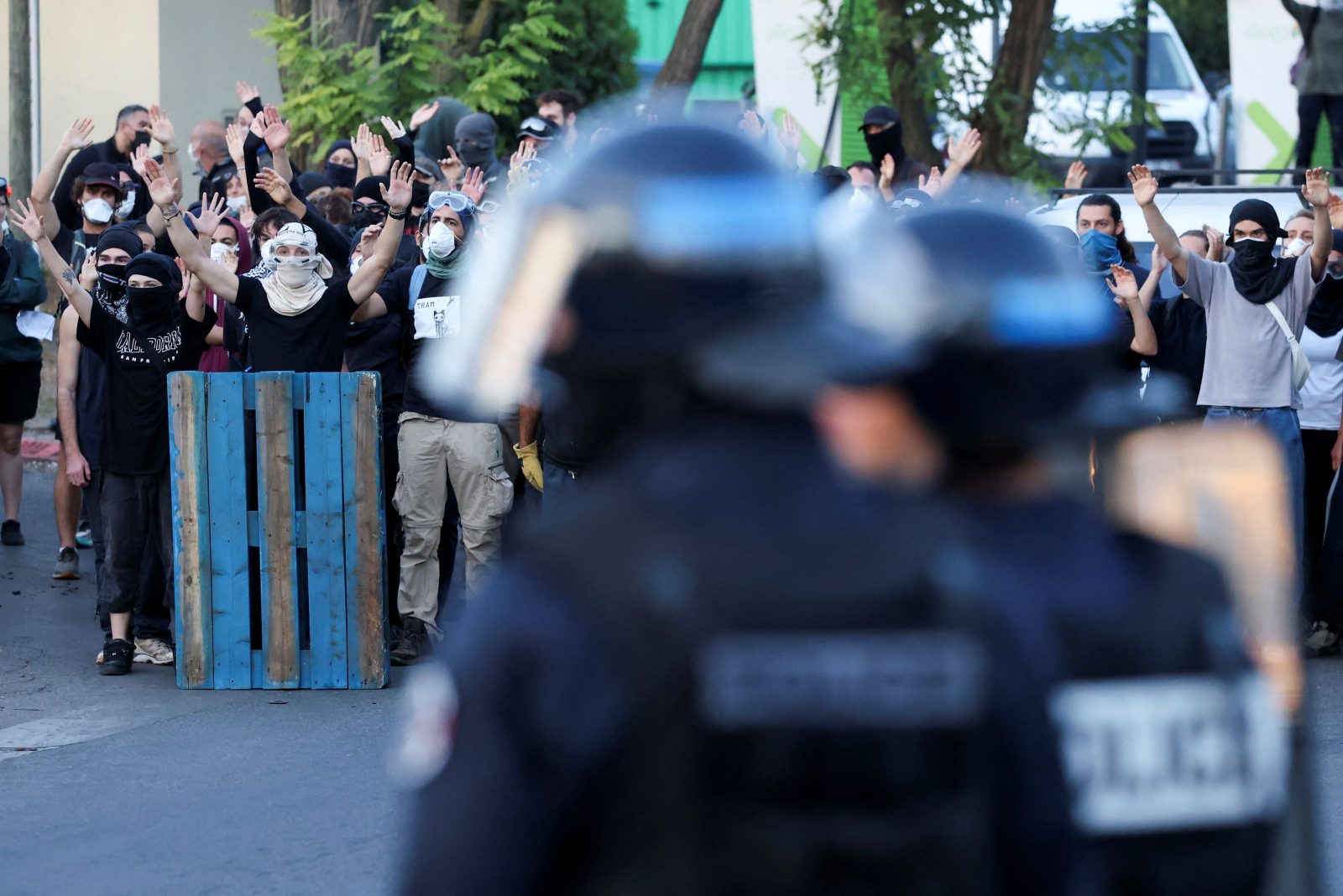 Demonstrations in France: "Bloc to All" - "Baptism of Fire" for Lekorni