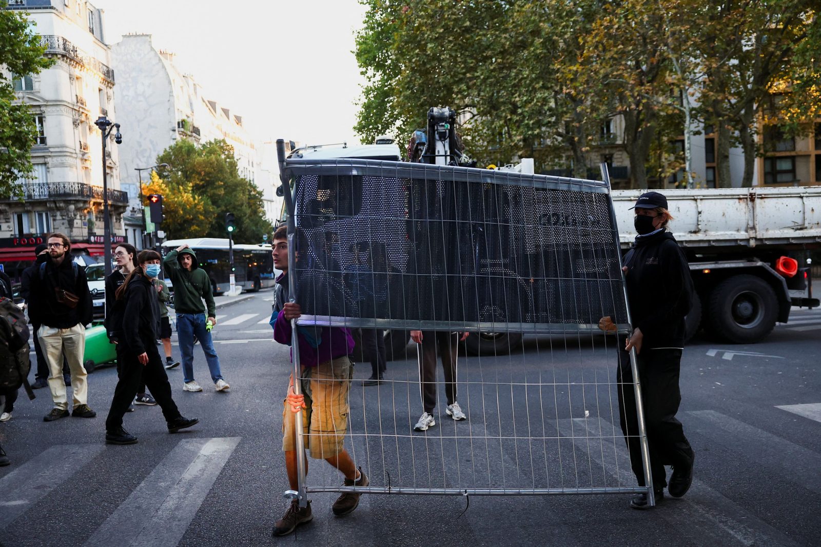 Demonstrations in France: "Bloc to All" - "Baptism of Fire" for Lekorni