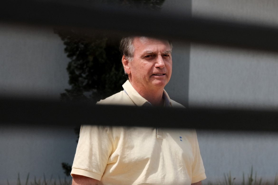 2025-09-12t152748z_1_lynxnpel8b0pz_rtroptp_4_politica-bolsonaro-condenado-saibamais.jpg