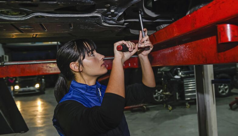 There are women saving workshops in Portugal