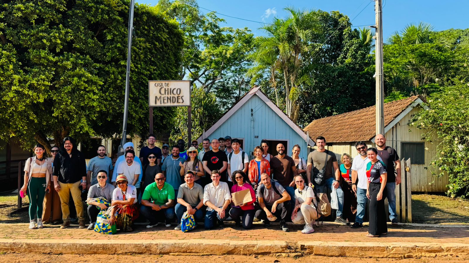 Export more Amazon: Jorge Viana takes 25 buyers from 18 countries to immersion in the forest