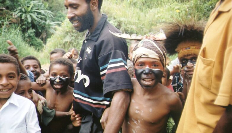 Isolated, but did not migrate alone. Ia reveals surprises about the origin of the new-new-people
