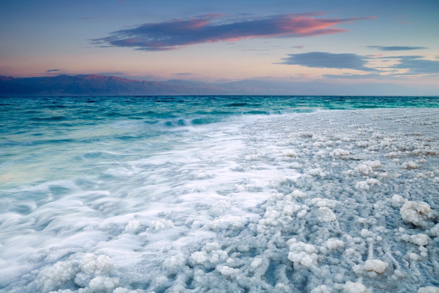 It is snowing salt. The strange phenomenon that happens in the depths of the Dead Sea