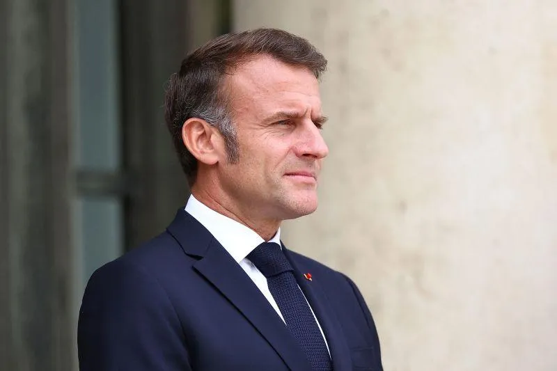 Confidence is on a thread. And France too. Will Macron and Bayrou escape the austerity cholera?