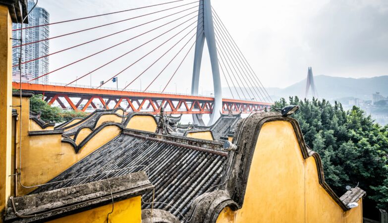 Hamburg is the second city in the world with the most bridges. Failed first place for 18 thousand bridges